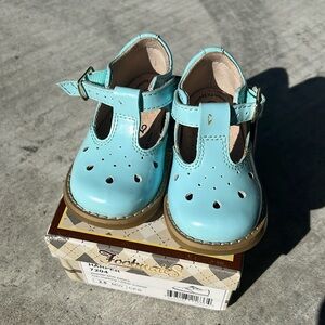 Footmates Harper powder blue patent leather baby shoes size 2.5
